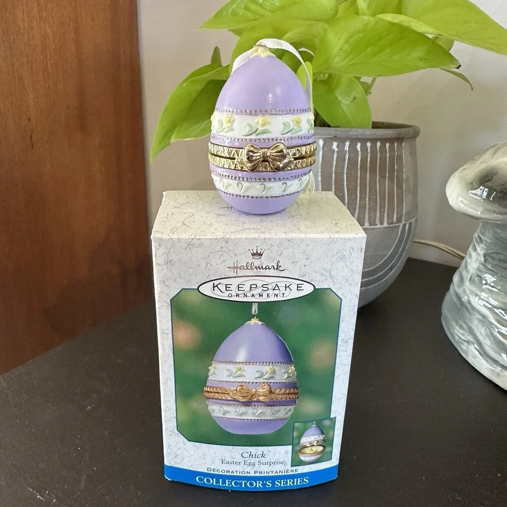 2001 Hallmark Chick Easter Egg Surprise 3 Keepsake Ornament IOB QEO8532